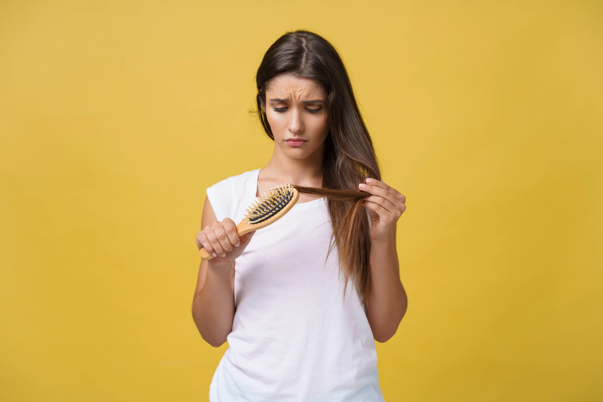women with damaged hair