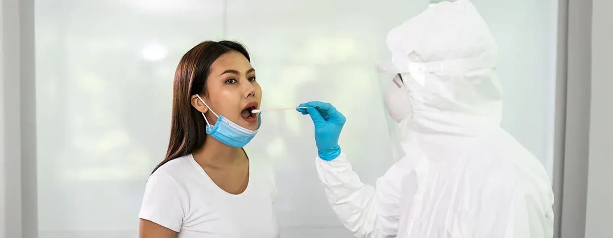 متطلبات فحص كوفيد-19 PCR في الإمارات العربية المتحدة: ما الذي تغير وما الذي بقي؟