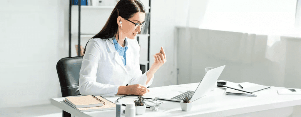 كيف تطلب استشارة طبية عبر الإنترنت؟