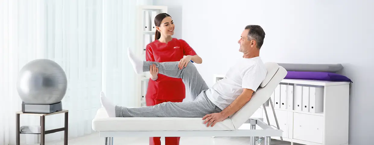 Physiotherapist giving tips to reduce joint and muscle pain